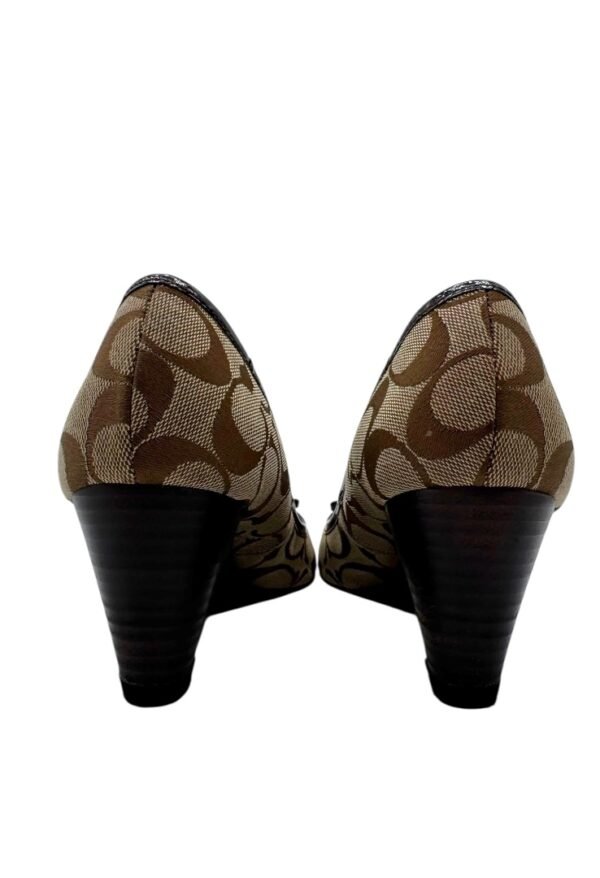 COACH - CHENESNUT PUMP KAKHI - Image 7